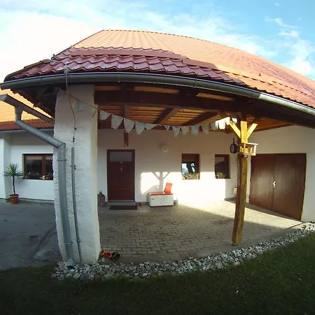 Vidiecky Kubo Apartment *